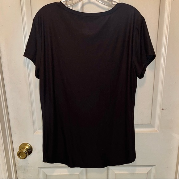 NO BOUNDARIES Women’s Short Sleeve Kiss Lips Top. Sz XXL (19) - Picture 2 of 3